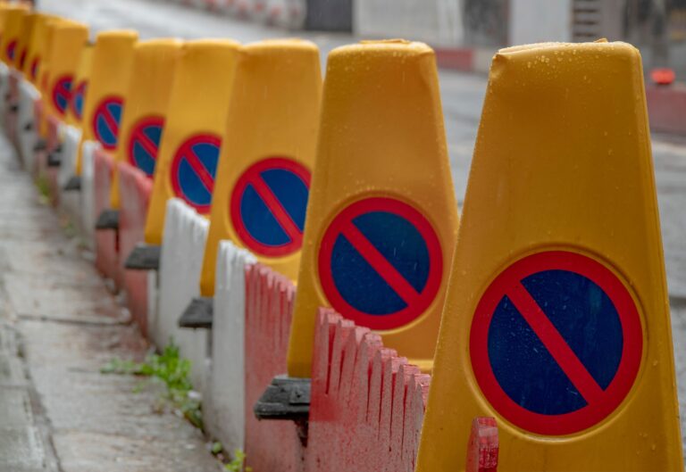 Desfasori proiecte de amenajare stradala? Iata ce trebuie sa stii despre balizele rutiere!