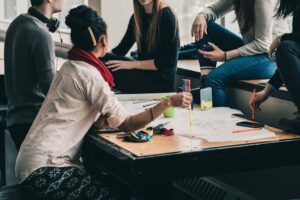 Pune-te la punct cu gramatica si lexicul in cadrul unor cursuri de engleza Cambridge!