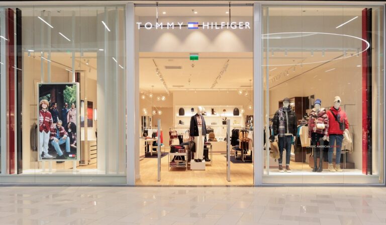 Tommy Hilfiger deschide un nou magazin în Promenada, Craiova