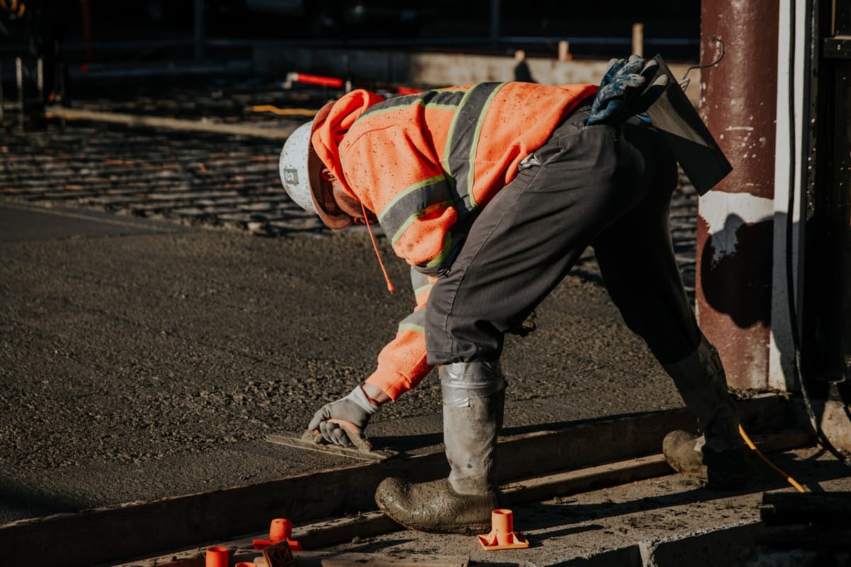 Top 3 avantaje ale vibratiei betonului in constructii