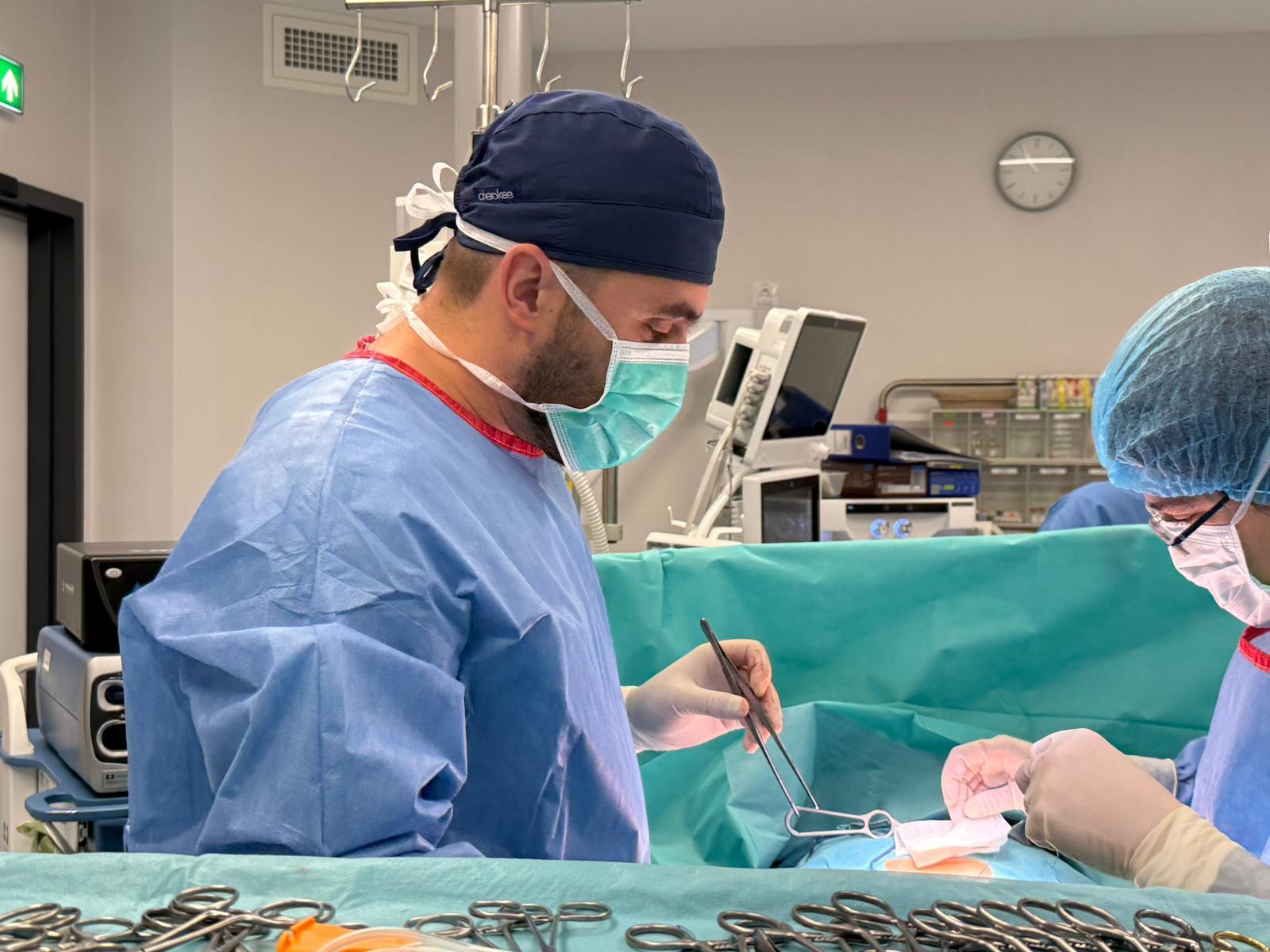 Chirurg specialist București pentru afecțiuni digestive și abdominale